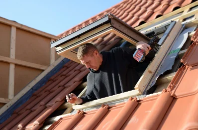 Pose de fenêtres de toit Velux à Thèze